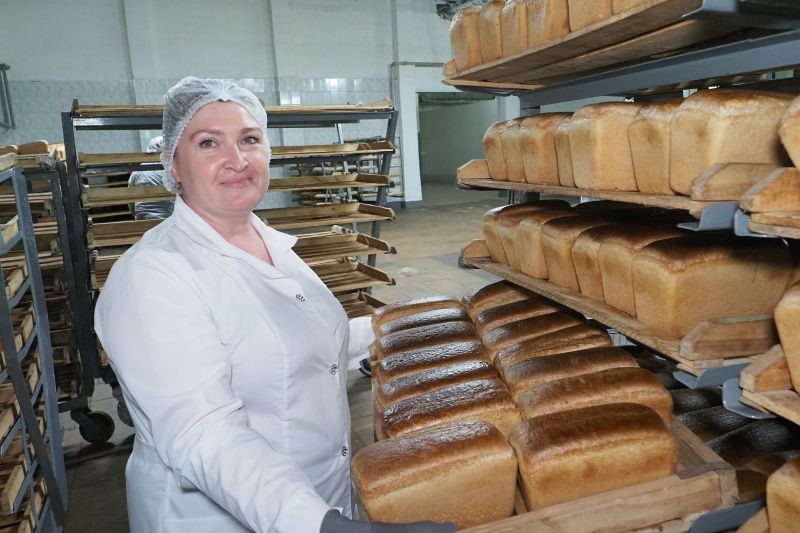 «Очень вкусный хлеб!» - Артём Здунов осмотрел производство возобновившего свою работу Саранского хлебозавода №5